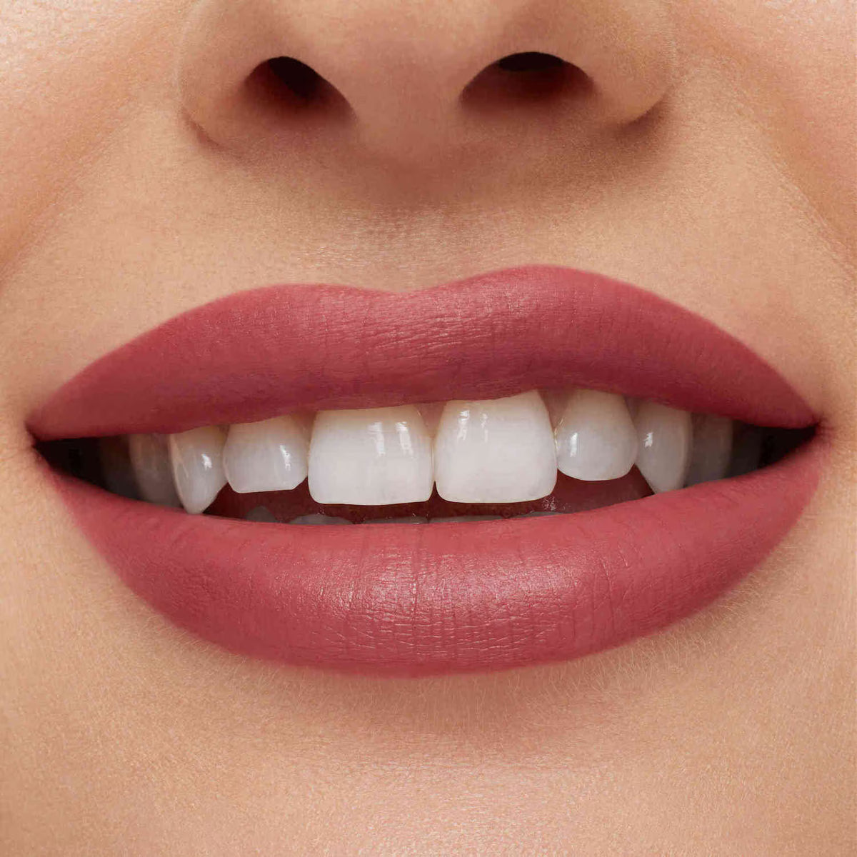 MAC Cosmetics - Macximal Silky Matte Lipstick (Labial en barra matte)