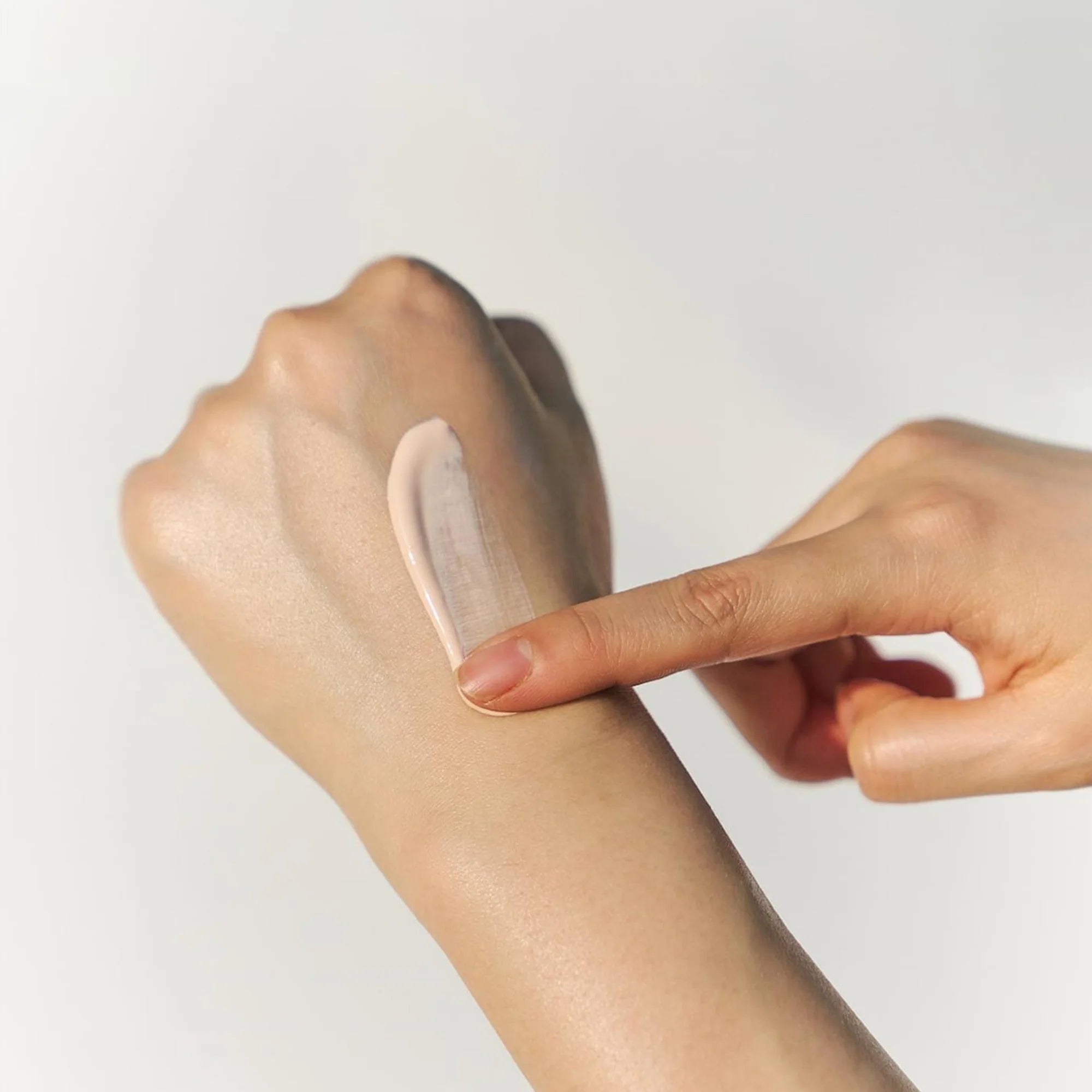 SKIN1004 Tone Brightening Tone Up Sunscreen SPF50+